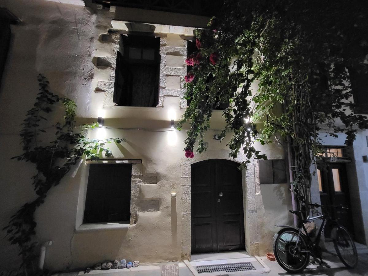 فيلا Atrium House ريثيمنو المظهر الخارجي الصورة
